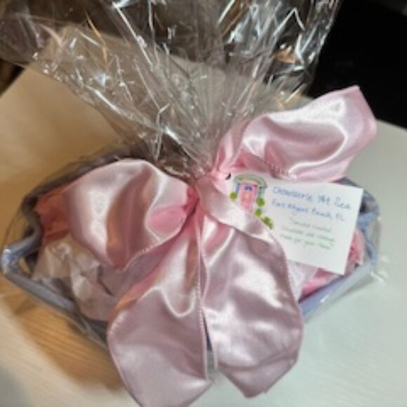 Set of Chinoiserie Towels with Mini Silk Flower in Cotton Rope Basket - Picture 6 of 6